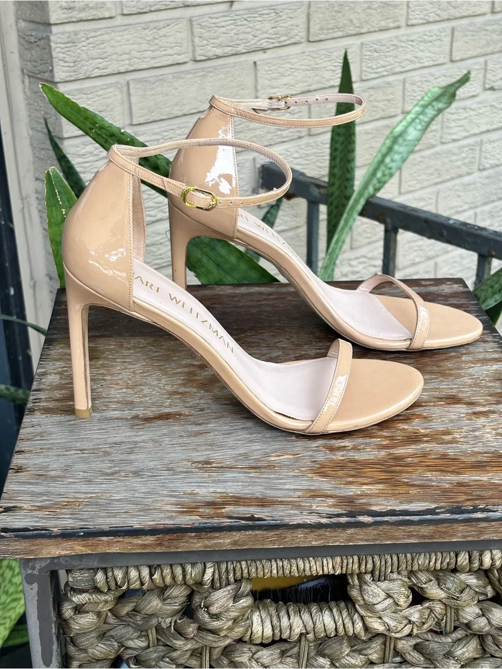 Stuart Weitzman Nudist II 75 Adobe Beige Patent Leather Strappy Sandals Size 9